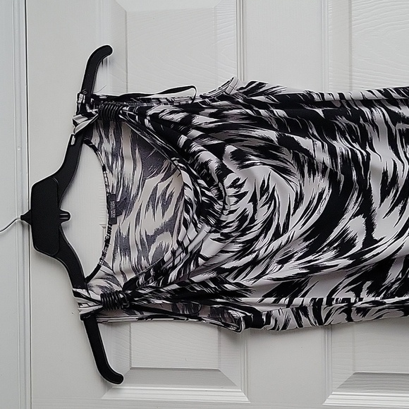 Kenneth Cole Reaction Sleeveless Blouse - Picture 3 of 11